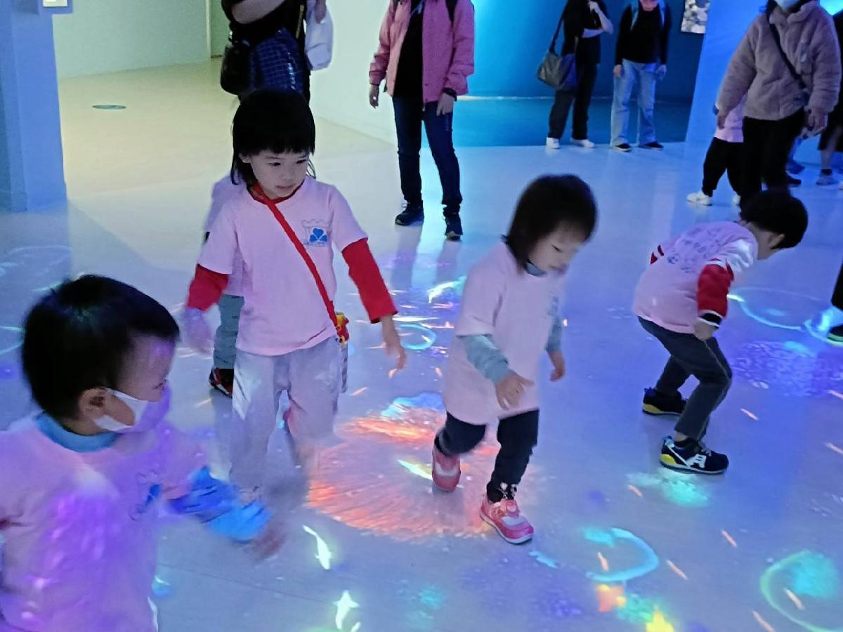 56476_0 56476_0