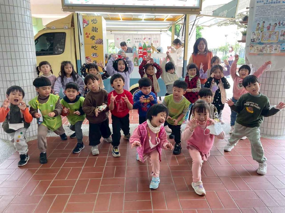 line_album_兒童節活動(婦幼隊宣導+雞蛋糕餐車)_250407_64 line_album_兒童節活動(婦幼隊宣導+雞蛋糕餐車)_250407_64