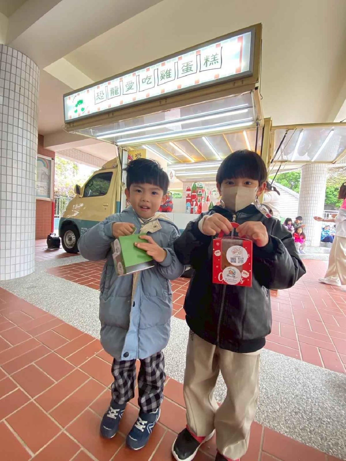 line_album_兒童節活動(婦幼隊宣導+雞蛋糕餐車)_250407_82 line_album_兒童節活動(婦幼隊宣導+雞蛋糕餐車)_250407_82