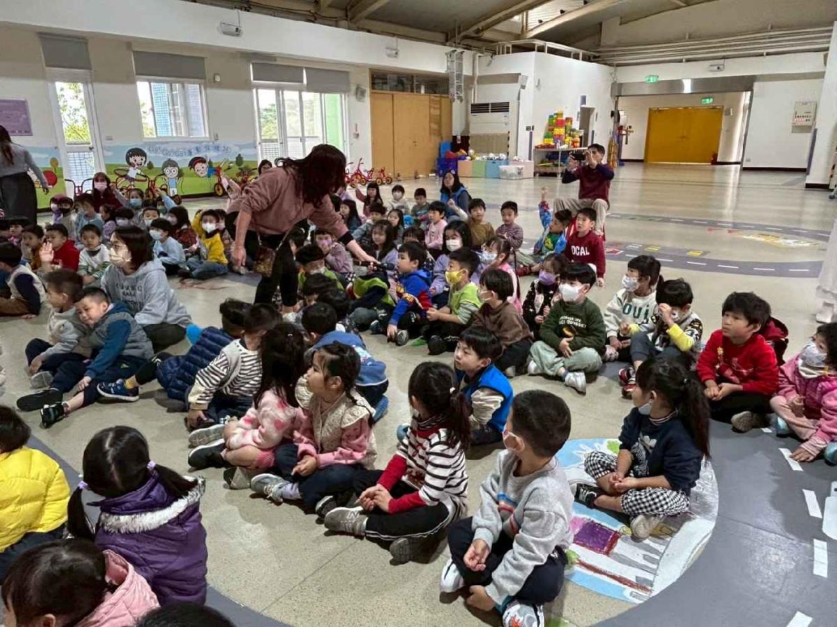 line_album_兒童節活動(婦幼隊宣導+雞蛋糕餐車)_250407_91 line_album_兒童節活動(婦幼隊宣導+雞蛋糕餐車)_250407_91