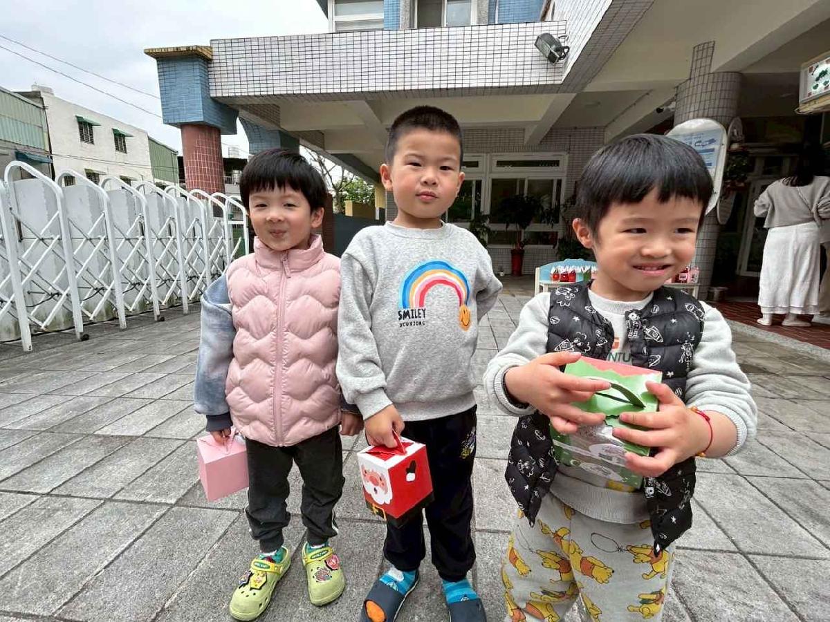 line_album_兒童節活動(婦幼隊宣導+雞蛋糕餐車)_250407_103 line_album_兒童節活動(婦幼隊宣導+雞蛋糕餐車)_250407_103