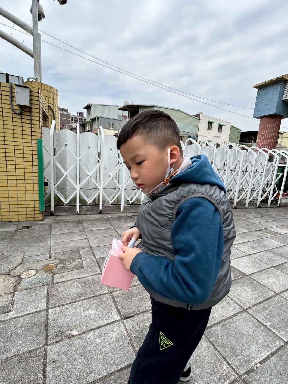 line_album_兒童節活動(婦幼隊宣導+雞蛋糕餐車)_250407_104 line_album_兒童節活動(婦幼隊宣導+雞蛋糕餐車)_250407_104