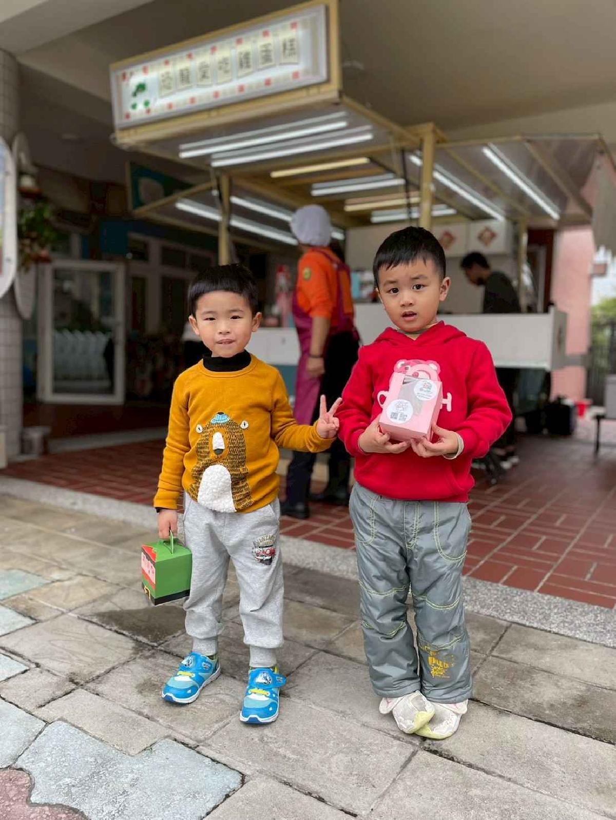 line_album_兒童節活動(婦幼隊宣導+雞蛋糕餐車)_250407_193 line_album_兒童節活動(婦幼隊宣導+雞蛋糕餐車)_250407_193