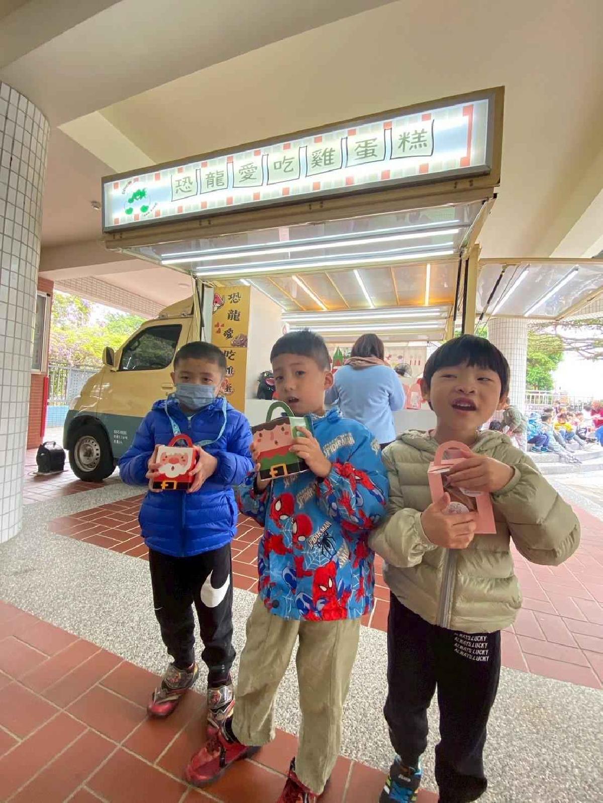 line_album_兒童節活動(婦幼隊宣導+雞蛋糕餐車)_250407_83 line_album_兒童節活動(婦幼隊宣導+雞蛋糕餐車)_250407_83