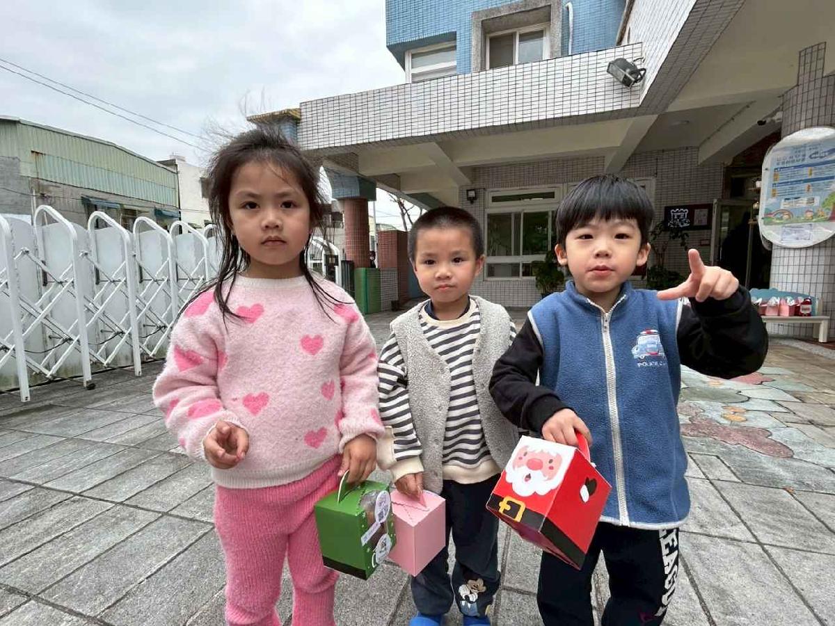 line_album_兒童節活動(婦幼隊宣導+雞蛋糕餐車)_250407_102 line_album_兒童節活動(婦幼隊宣導+雞蛋糕餐車)_250407_102