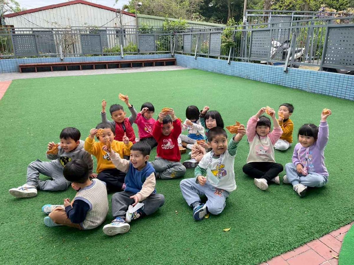 line_album_兒童節活動(婦幼隊宣導+雞蛋糕餐車)_250407_186 line_album_兒童節活動(婦幼隊宣導+雞蛋糕餐車)_250407_186